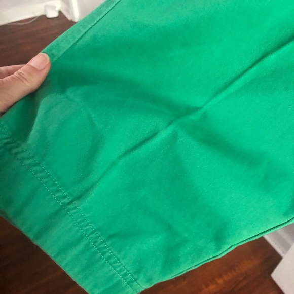 Ll bean favorite fit green pant! Size 8 - Picture 3 of 5